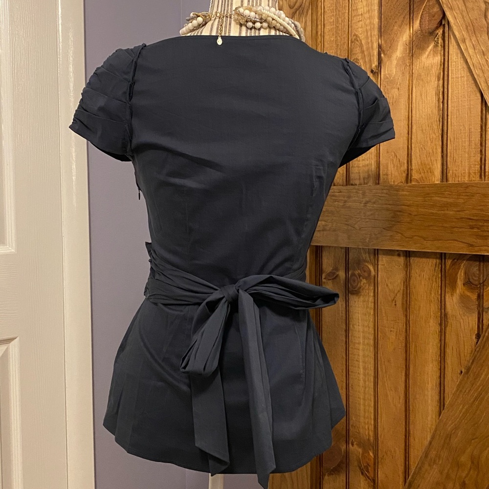 🛼 BCBGMAXAZRIA 🛼 Navy Blouse - Picture 2 of 6